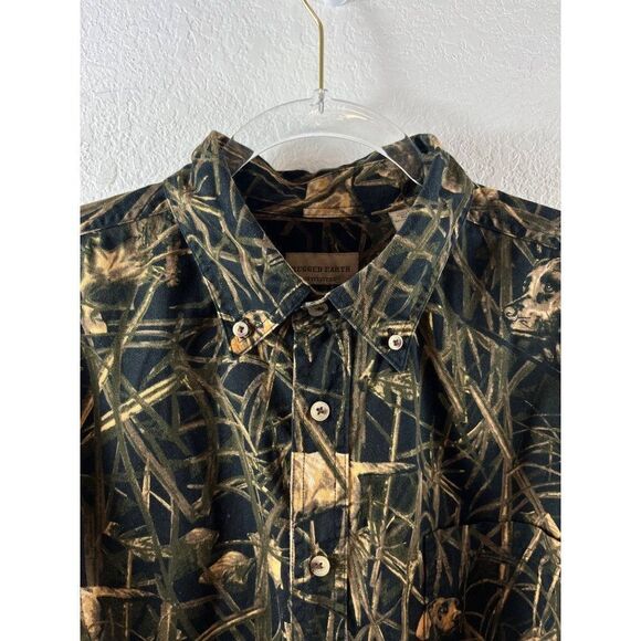 Rugged Earth Outfitters Hunting Dogs Camo Button Down Collared Shirt Large - Picture 2 of 10